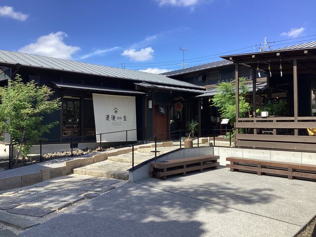 直売店「道後一会」にて体験や試飲・販売をいたしております。_水口酒造株式会社