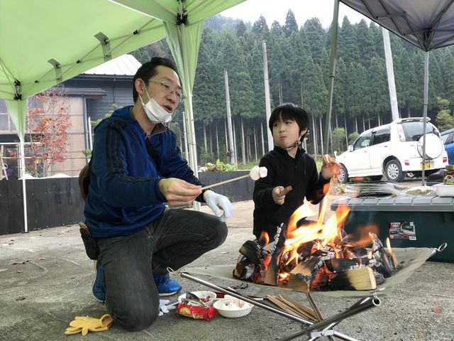 火打石でたき火をしよう!体験の様子_あそびばプロジェクト