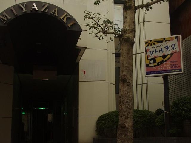 KMビル入口_リトル東京