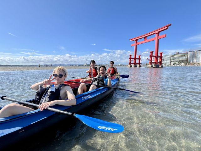 シーカヤック日本一周を達成したプロガイドが丁寧にアテンドさせて頂きます。実績と信頼の浜名湖パドル。楽しく安全に初心者様を対象としてツアーを開催しています。_浜名湖パドル