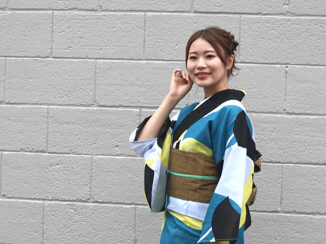 個性的な浴衣も人気です_レンタル たゆたふ