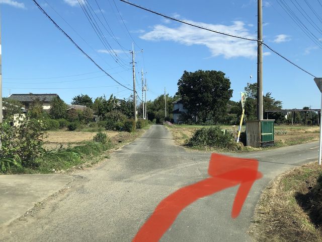 斜め右に進む_イトノモリ