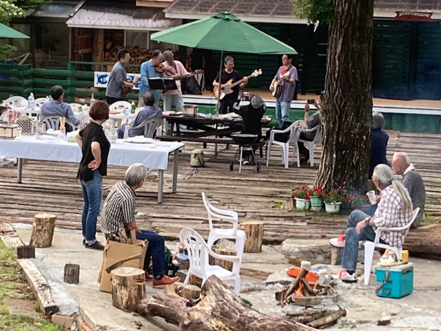 みんなでBBQ_山之小屋チャーリー