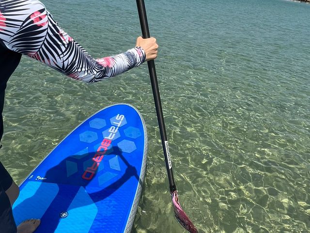 澄み渡る空の下、海を満喫しましょう_Pono Surf