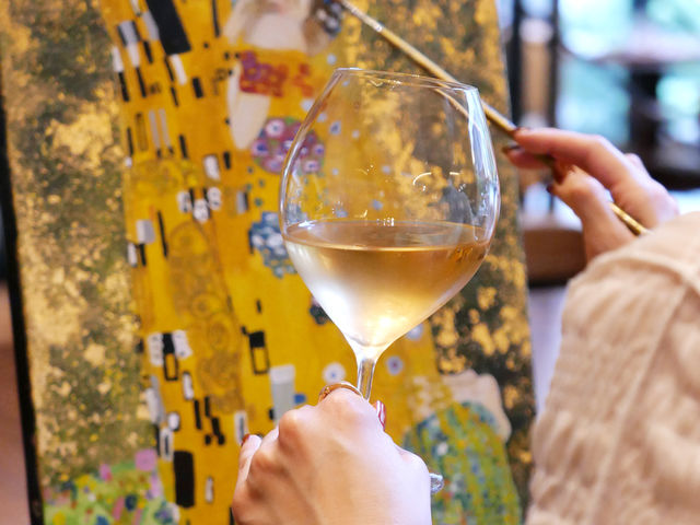 絵画ごとに異なる特別なワインをペアリングしてご提供いたします_artwine.tokyo 上野/根津店