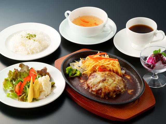 ランチ一例_オーベルジュコスモス(くじゅうグランドホテル)