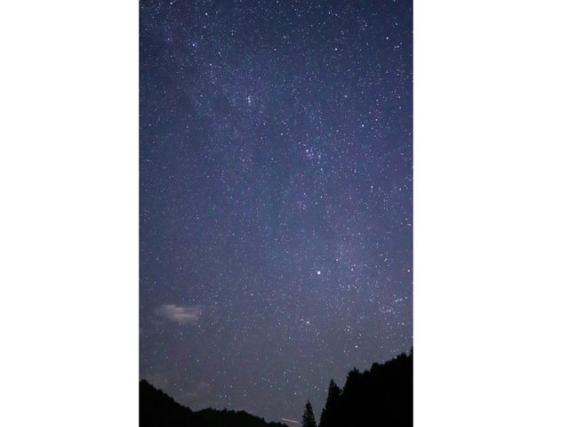 周りに灯りが少ないので、晴れの日はキラキラ満天の星空がご覧いただけます。_あおつぶパーク