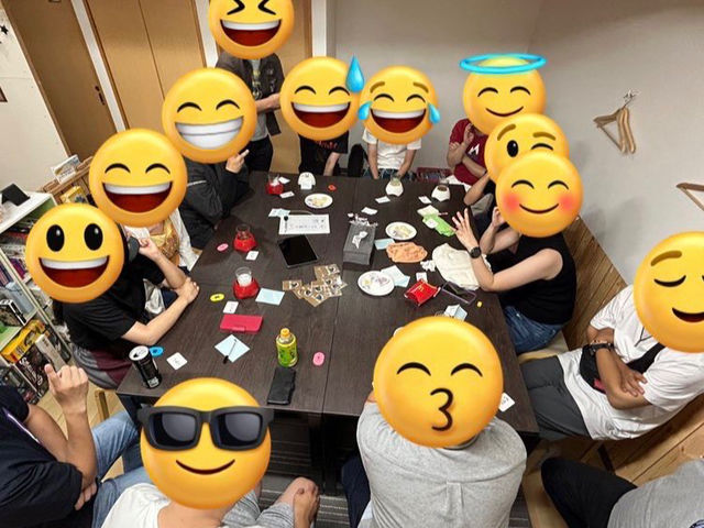 大きなテーブルで多人数パーティゲームにも対応できます。_SHAREcafe