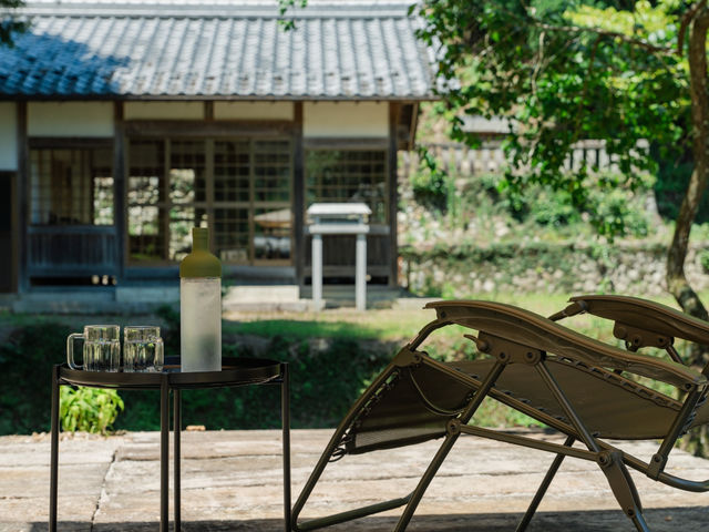 神社の前で整えるのは、つづやビレッジだけの特権です。 ”自分に帰る”時間をしっかりと受け止めてくれます。_つづやビレッジ