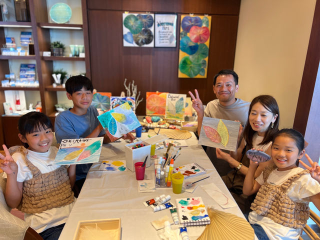 “ナチュラルアート7種類”
ボタニカルアート、シェルアート(貝殻アート)、流木アート、琉球石アート、ネームプレート、琉球布アート、手形足形アート
_Anjel club okinawa
