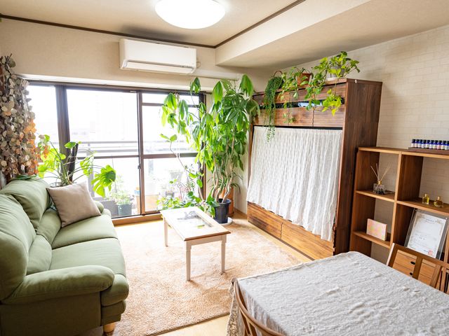 隠れ家サロン リラックスしていただける環境づくりをしています。日常で使う香りのイメージがしやすい空間を意識しています_アロマケアサロン ノノボヌール