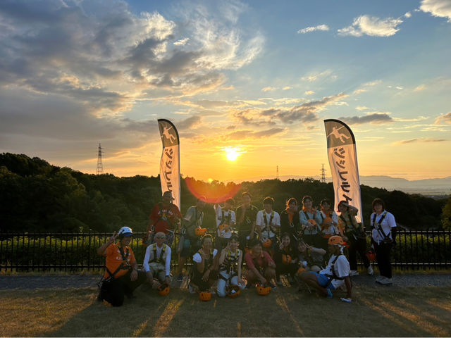 前の広場から見える夕陽!_KYOTO ZIPLINE ADVENTURE
