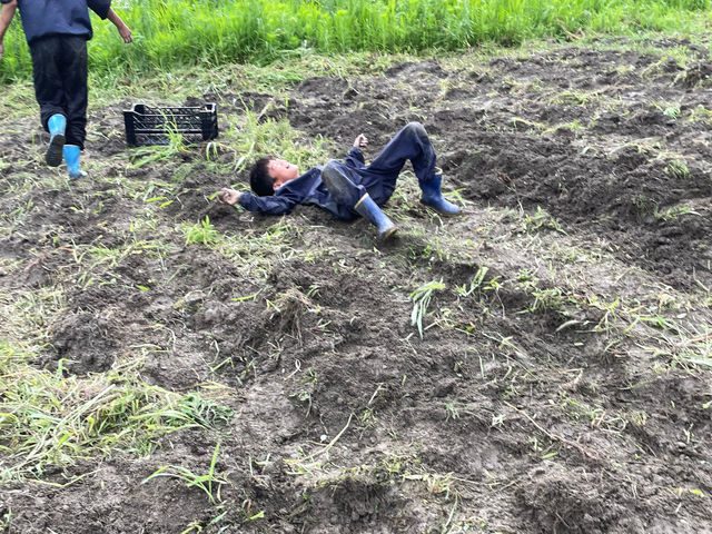 普段出来ない畑に寝ることも出来ます_やまんた農園