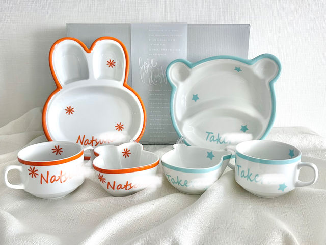 ご出産のお祝いへ、名前入れの食器セットなども。_Porcelarts salon Liby