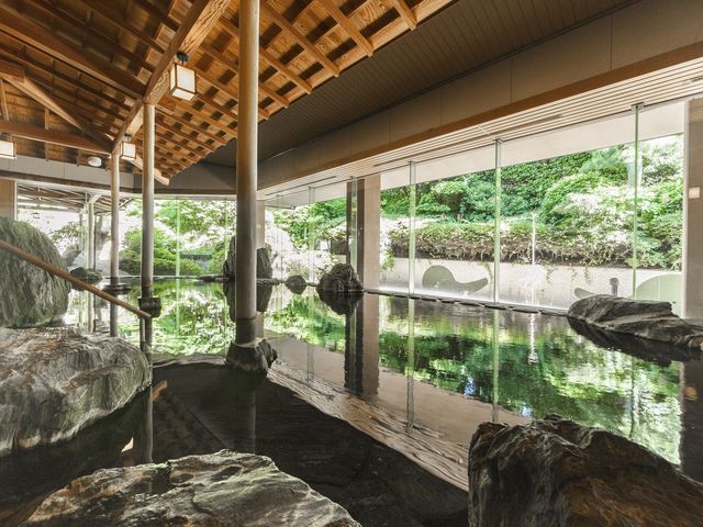 大浴場 巌の湯(檜の湯と巌の湯両方に露天風呂とサウナがございます)_曲水の庭ホテル玉泉