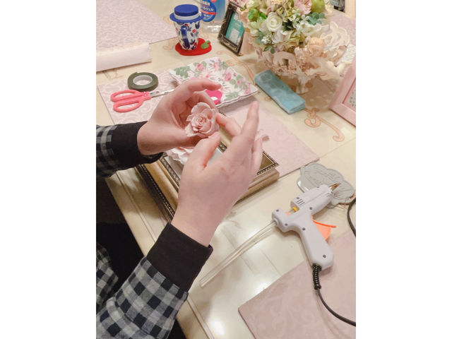 楽しくお喋りをしながら
一緒に仕上げていきます♪_マキフラワーズ