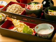 北海道十割 蕎麦群 ル・トロワ店の写真1