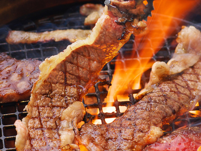 近江牛焼肉 MAWARI 守山店の写真1