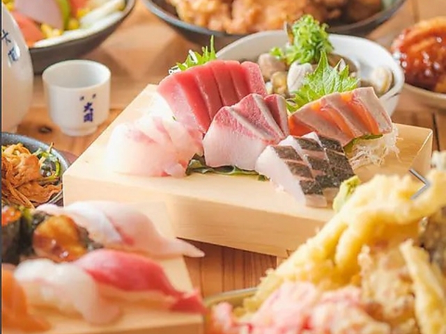 海鮮屋台 おくまん 西中洲店の写真1