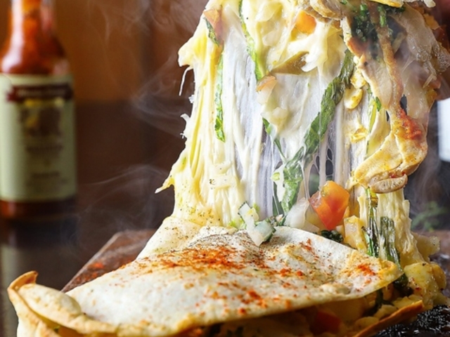チーズと生はちみつ BeNe アスナル金山の写真1