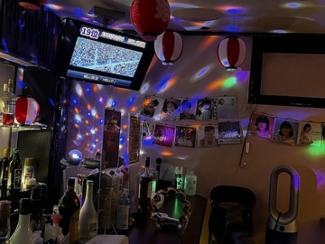 カラオケBAR まめ輔の写真1