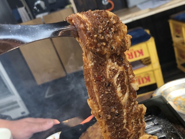 焼肉ホルモン まんぷくの写真1