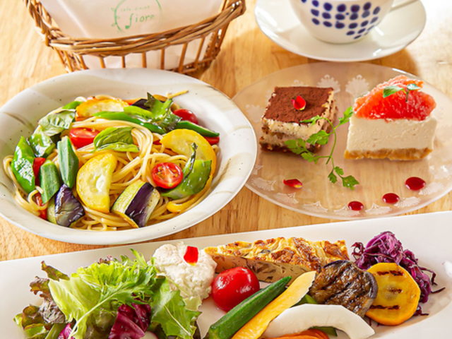 cafe dining fiore フィオーレの写真1