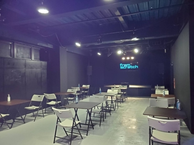 トークライブBAR from scratchの写真1