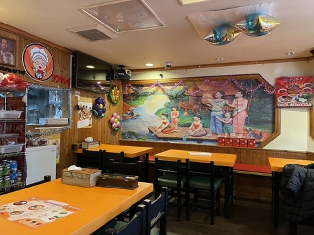 タイ料理とカラオケ クンヤーイの写真1