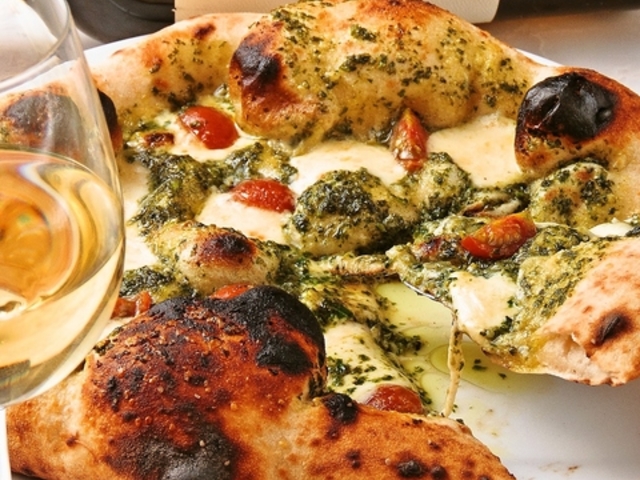 Dining & Bar 笹塚ピザ Campの写真1