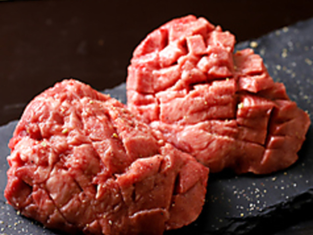 十勝ホルモン KEMURI 阪東橋店の写真1