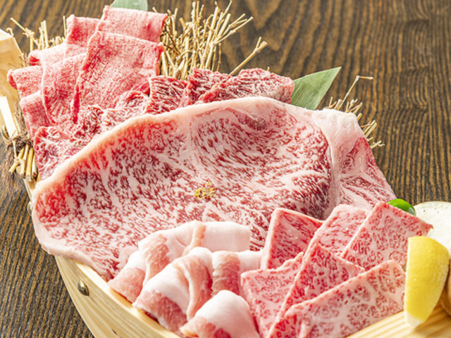 炭火焼肉 山頂の写真1
