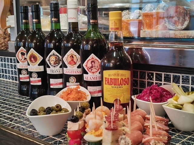 欧州酒場 Bar Escondditeの写真1