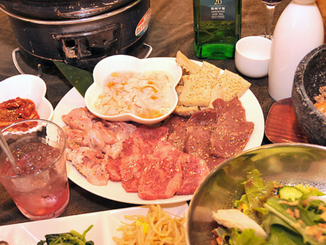 ホルモン焼き 札幌しちりんの写真1