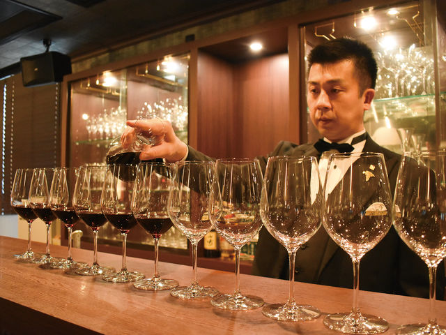 ソムリエが選りすぐるワインを豊富に取り揃え_近江牛専門店 レストラン松喜屋本店