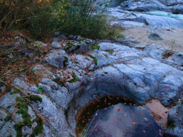 布目川の甌穴群(ぽっとほーる)の写真1