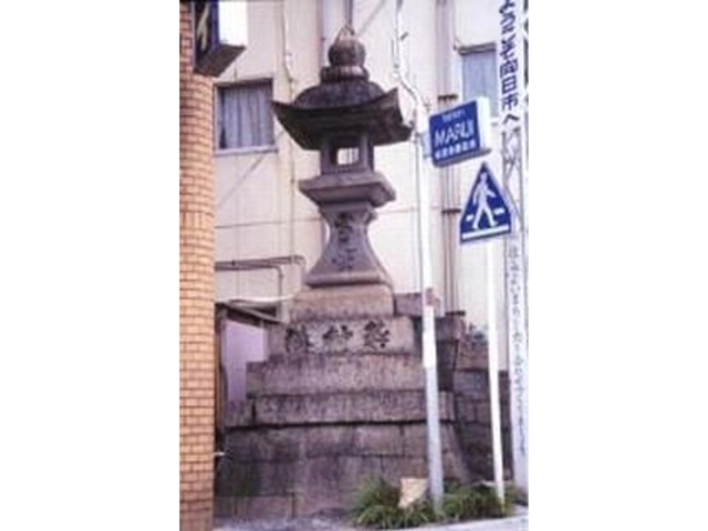 築榊講常夜燈