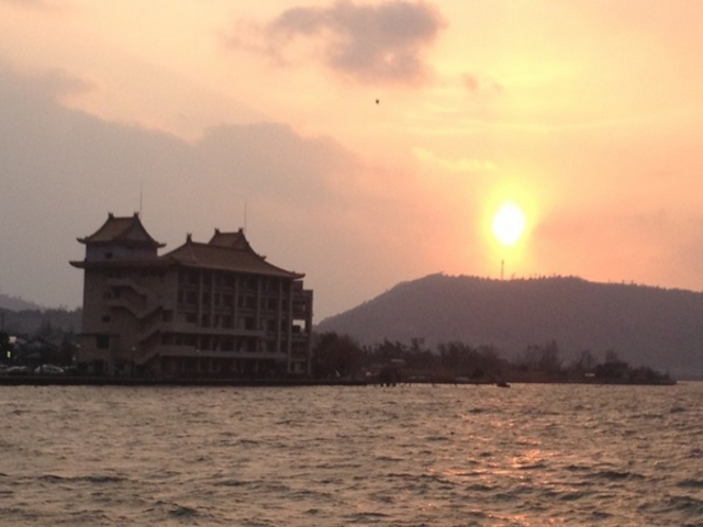 東郷湖