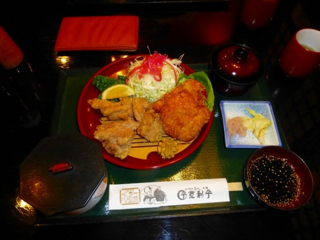 登利平 本店
