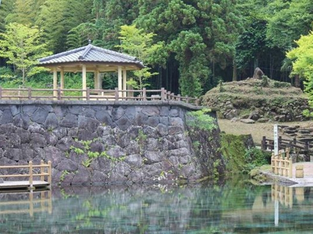 霧島山麓丸池湧水