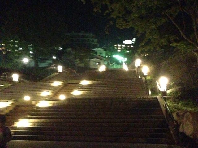 夜も風情があっていい感じ_伊香保温泉の石段街