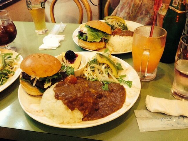 横須賀名物が楽しめるセット1800円_HUNGRY BOY