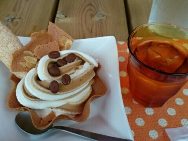 カフェで頂いたアイスクリームです。_渡六菓子店