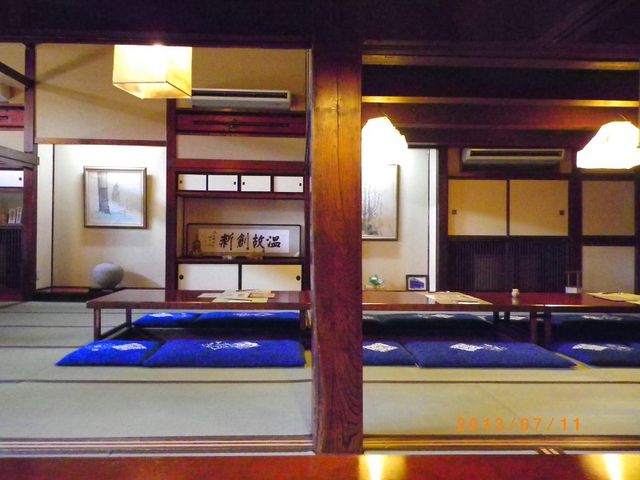 店内_中棚荘・はりこし亭
