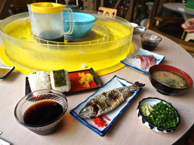 そうめんのセット。_市営唐船峡そうめん流し
