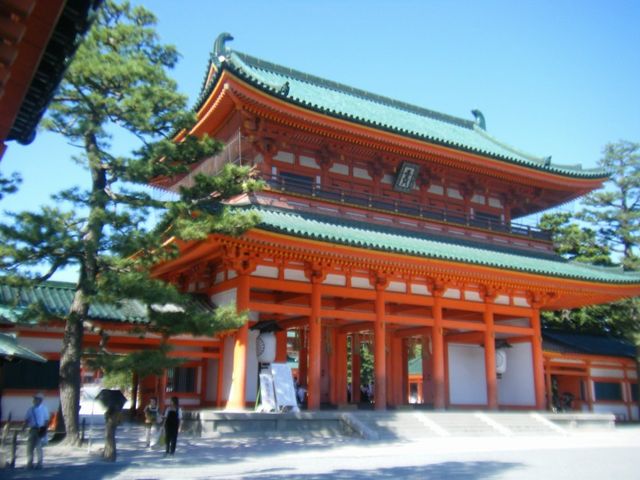 鮮やかな色が魅力です_平安神宮