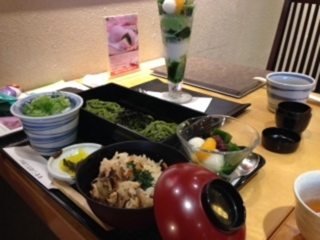 宇治抹茶蕎麦とパフェまいう〜_伊藤久右衛門