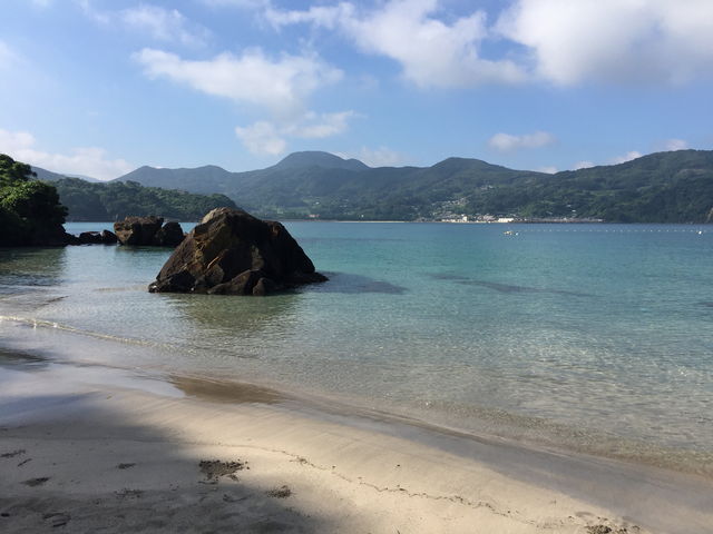 人津久海水浴場 8:34_根獅子の浜