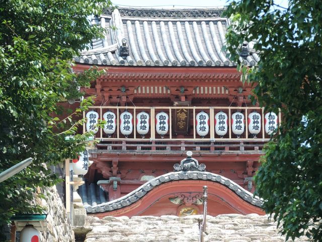 待っている_伊佐爾波神社