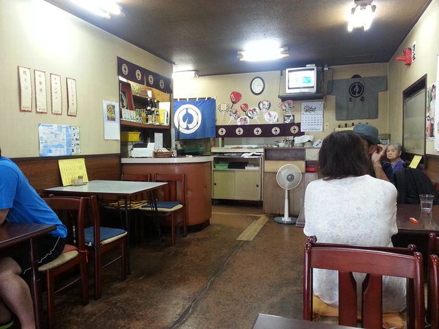 店内_まるい食堂